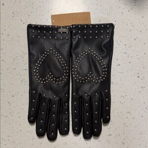 Steve Madden Black leather Gloves with Silver Studs